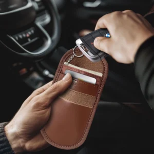 Tech-Protect KLR100 RFID Blocking Car Key - dėklas rudos spalvos - Image 5