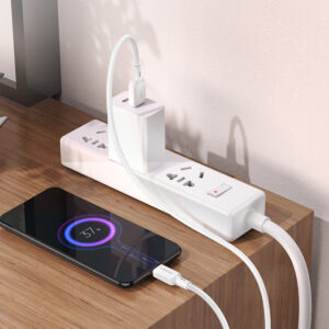 Borofone Kabelis BX94 Crystal color - USB į Micro USB - 2,4A 1 metras baltos spalvos - Image 3