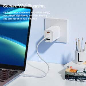 Rock laidinis įkroviklis Ice2Cube GaN - USB + 2xType C - PD 65W 3A baltos spalvos - Image 9