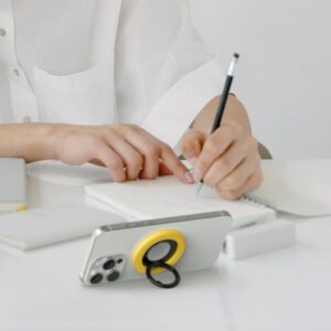 Pilkas magsafe žiedas telefonui su laikikliu pirštui "Spigen Nano Pop Magsafe" - Image 13