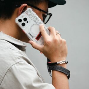 Skinarma Scout universali virvelė telefonui pilkos spalvos - Image 3