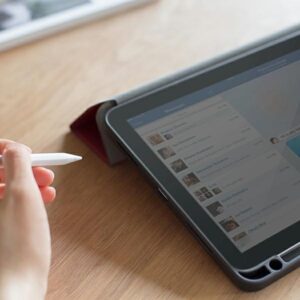 UNIQ dėklas Transforma Rigor Apple iPad Air 10,9" (2020) raudonos spalvos Antimicrobial - Image 7