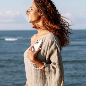 UNIQ dėklas Coehl Muse Apple iPhone 16 Pro 6.3" Magnetic Charging kreminės spalvos - Image 8