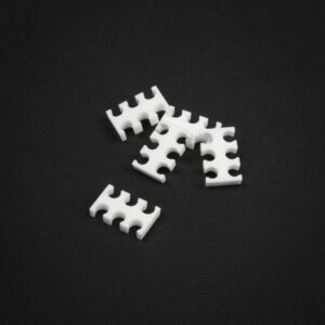 King Mod Service 6-Slot Cable Comb 3mm small - baltos spalvos - set of 5