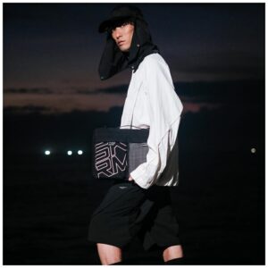 Nešiojamo kompiuterio dėklas Skinarma Jager 14" juodos spalvos - Image 4