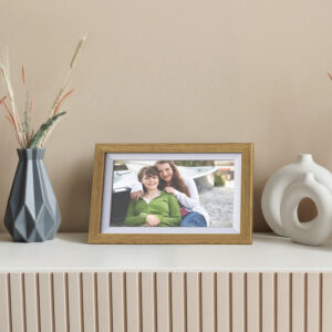 Wozinsky WRC-32 10.1" Digital Photo Frame with Frameo 32GB App - Light Brown - Image 6