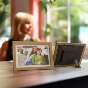 Wozinsky WRC-32 10.1" Digital Photo Frame with Frameo 32GB App - Light Brown - Image 5