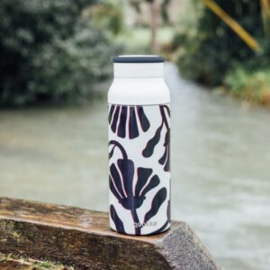 Quokka Echo - 690 ml Stainless Steel Bottle with Silicone Handle (Abstract Leaves) - Image 2