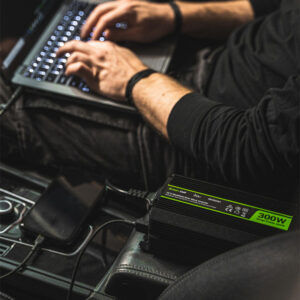 Green Cell - Voltage converter Inverter PRO 12V to 230V 2000W/4000W Modified sine wave - Image 3