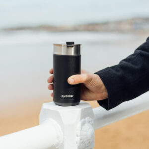 Quokka Boost Coffee Tumbler - Stainless steel thermal mug with brewer 400 ml (Carbon Black) - Image 2