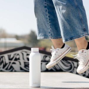 Quokka Solid - Stainless Steel Thermal Bottle 630 ml (White) - Image 5