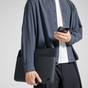 Incase A.R.C. Sleeve - Case with Pocket for MacBook Pro 16" M4/M3/M2/M1/2024-2021 Black - Image 6