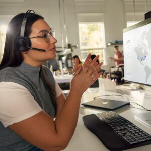 HP Poly Voyager Focus 2 Microsoft Teams Certified USB-C-C Headset +USB-C/A Adapter +Charging Stand - Image 3