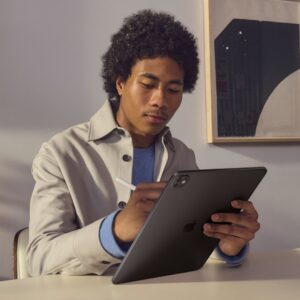 Apple iPad Pro 5G Apple M LTE-TDD & LTE-FDD 256 GB 27,9 cm (11") 12 GB Wi-Fi 7 (802.11be) iPadOS 26 Juoda - Image 3