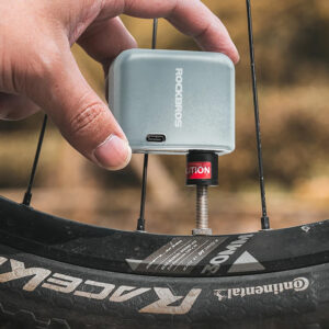 Rockbros 42320008001 Mini Electric Bicycle Pump for Schrader / Presta Valves 100PSI - Black - Image 2