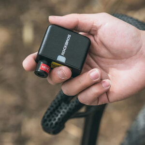 Rockbros 42320008001 Mini Electric Bicycle Pump for Schrader / Presta Valves 100PSI - Black - Image 7