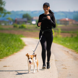 Pas biodrowy z saszetką i elastyczną smyczą do biegania z psem Wozinsky WPST-01 - czarny - Image 9
