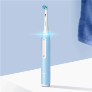 Oral-B | Electric Toothbrush | iO3 Series | Rechargeable | For adults | Number of brush heads included 1 | Number of teeth brushing modes 3 | Ice Blue - Image 4