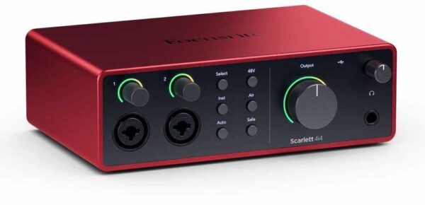 garso-sasaja-focusrite-scarlett-4i4-4th-gen-raudona