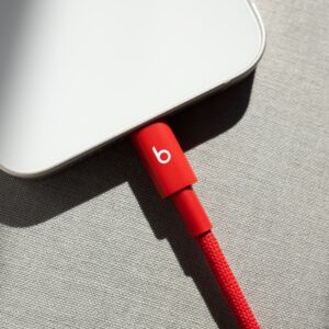 MFEH4ZM/A Apple Beats USB-C/Lightning Data Cable 1.5m Red - Image 2
