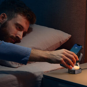 Ugreen W702 3in1 inductive charger with MagSafe / Qi2 and USB-C port for phone / headphones - juodos spalvos - Image 4