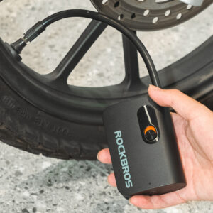 Rockbros L1 Mini Cordless Pump 70 psi Compressor 200 mm Schrader Hose Length - juodos spalvos - Image 5