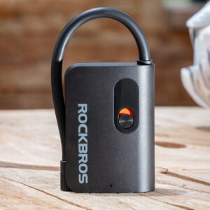 Rockbros L1 Mini Cordless Pump 70 psi Compressor 200 mm Schrader Hose Length - juodos spalvos - Image 9