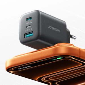 Ładowarka sieciowa Joyroom JR-TO1 GaN 45 USB-C Lightning USB-A - czarna - Image 9