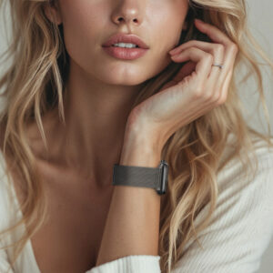 AmazingThing Titan Premium Metal Band for AppleWatch 38/40/41/42/44/45/46/49 mm - Silver - Image 4