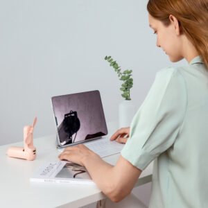 Jisulife Handheld Fan Life8 nešiojamas USB ventiliatorius with Power Bank Function 2000mAh and Flashlight - rožinės spalvos - Image 3