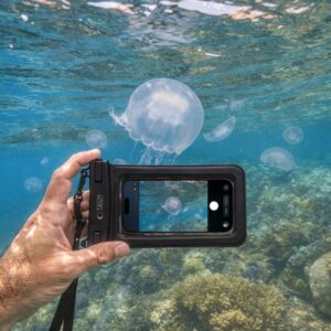 Tech-Protect UWC7 UNIVERSAL WATERPROOF FLOATING CASE 6.9 INCH BLACK - Image 6