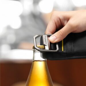 Spigen Klasden Sling Bag, juodos spalvos - Image 2