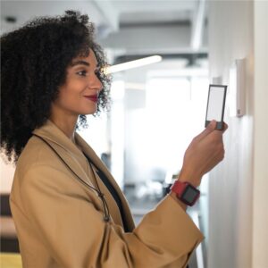 Spigen Badge Holder MagSlide, juodos spalvos - Image 3