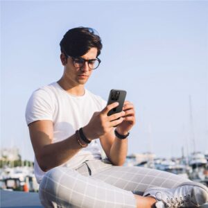 Spigen OPTIK PRO GLAS.TR ”EZ FIT” CAMERA PROTECTOR 2-PACK Apple iPhone 16 PRO / PRO MAX DESERT TITANIUM - Image 11