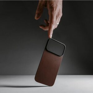 Nomad Magnetic Leather Back, juodos spalvos (Horween), Magsafe - Apple iPhone 17 Pro - Image 3