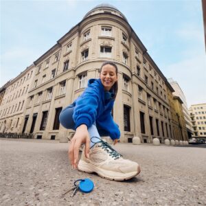 Chipolo POP – „Bluetooth“ sekiklis su keičiama baterija, skirtas „iOS“ ir „Android“, mėlynas - Image 3