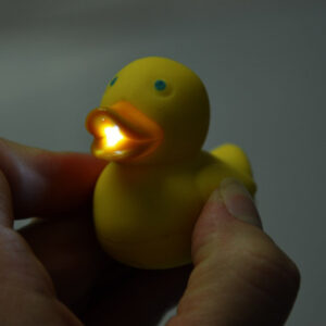 Spalvingas DUCK raktų pakabukas – Pakabukas su šviesa + garsu ZA3527 - Image 3