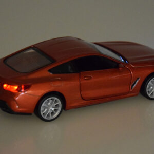 Metalinis automobilio modelis 1:35 BMW M850i Coupe su šviesos ir garso efektais ZA4612 - Image 7