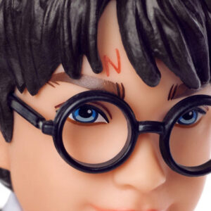 Harry Potter lėlė su Grifų Gūžtos mokyklos uniforma + lazdelė FYM50 ZA5093 - Image 3