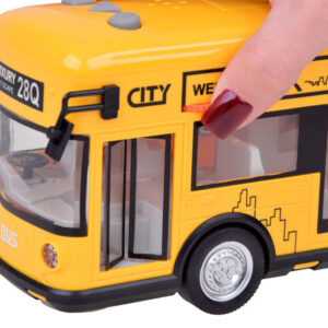 Geltonas vakarėlių autobusas atsidarančiomis durimis, garsais, šviesomis ir muzika ZA5222 - Image 7