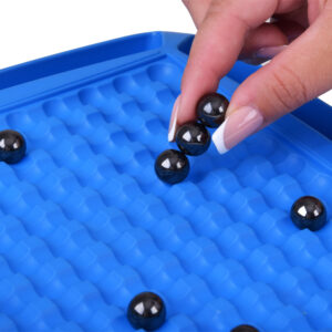 Magnetinis strateginis žaidimas su rutuliukais ir laimės ratu visai šeimai GR0763 - Image 5