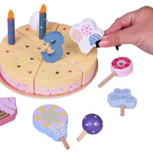 Medinis gimtadienio tortas „Candy“ su žvakutėmis ir dekoracijomis – pjaustomas žaislų rinkinys ZA5936 - Image 6