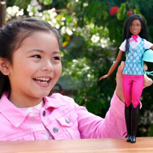 Mattel Barbie Mysteries Brooklyn mados žokėja lėlė ZA6179 - Image 4