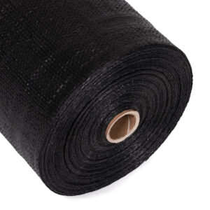 Juodas UV spinduliams atsparus agroaudinys 90 g/m², piktžolių kontrolės danga 1,6×100 m, smeigės, MultiGarden - Image 5