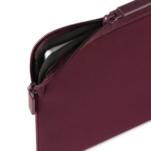 Pipetto Classic Fit Sleeve, burgundy - Apple MacBook Neo 13 (A18 Pro) - Image 3