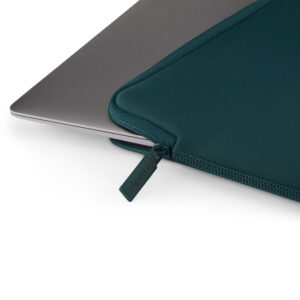 Pipetto Classic Fit Sleeve, dark teal - Apple MacBook Neo 13 (A18 Pro) - Image 11