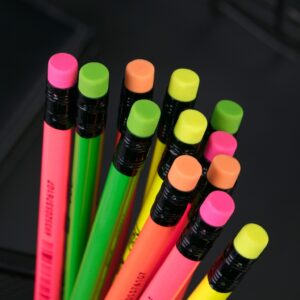 Grafitinis pieštukas Deli Neon U54600, HB, neoninių spalvų, su trintuku - Image 2