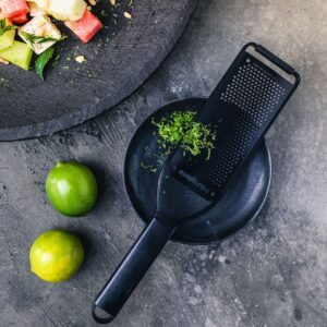 Microplane 43004 Rankinė trintuvė arba pjaustytuvas spiralėmis Plokščia trintuvė Juoda - Image 2