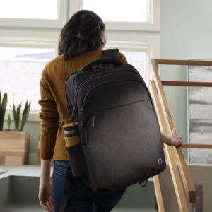 HP Renew Business 17.3-inch Laptop Backpack - Image 2