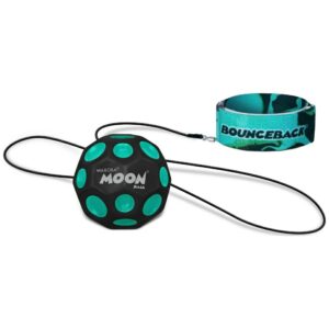 Waboba Bounceback throwing ball on a string - Image 4